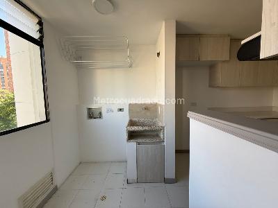 Apartamento de 3 alcobas en arriendo en Las Lomas 1, Medellín, 100 m² · foto 12 de 15
