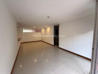 Apartamento de 3 alcobas en arriendo en Loma De Los Gonzalez, Medellín, 118 m² · foto 2 de 10