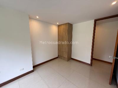 Apartamento de 3 alcobas en arriendo en Loma De Los Gonzalez, Medellín, 118 m² · foto 5 de 10