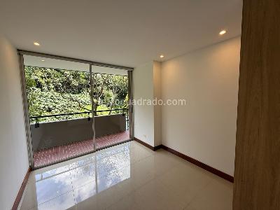 Apartamento de 3 alcobas en arriendo en Loma De Los Gonzalez, Medellín, 118 m² · foto 6 de 10