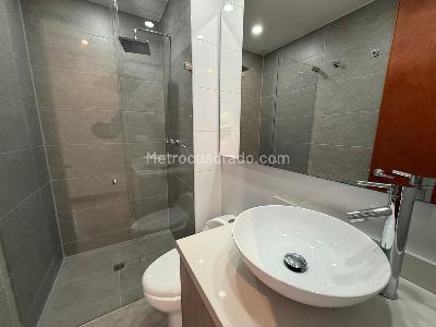 Apartamento de 3 alcobas en arriendo en Loma De Los Gonzalez, Medellín, 118 m² · foto 8 de 10