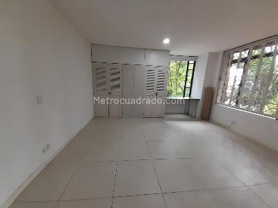 Apartamento en arriendo en El Tesoro, Medellín · foto 2 de 17