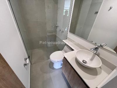 Apartamento en arriendo en Loma De San Jose, Sabaneta · foto 5 de 11