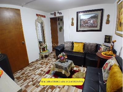 Casa de 3 alcobas en venta en Paris Central, Bello, 65 m² · foto 2 de 11