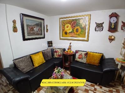 Casa de 3 alcobas en venta en Paris Central, Bello, 65 m² · foto 3 de 11
