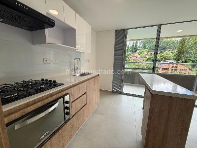 Apartamento de 3 alcobas en arriendo en Loma De San Jose, Sabaneta, 85 m² · foto 7 de 14