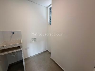 Apartamento de 3 alcobas en arriendo en Loma De San Jose, Sabaneta, 85 m² · foto 8 de 14