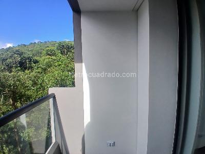 Apartamento de 3 alcobas en arriendo en Las Palmas, Medellín, 75 m² · foto 3 de 10