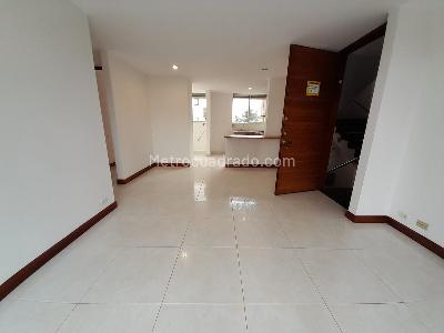 Apartamento de 2 alcobas en arriendo en Patio Bonito, Medellín, 70 m² · foto 2 de 14