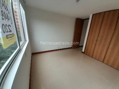 Apartamento de 2 alcobas en arriendo en Patio Bonito, Medellín, 70 m² · foto 10 de 14