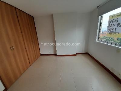 Apartamento de 2 alcobas en arriendo en Patio Bonito, Medellín, 70 m² · foto 11 de 14