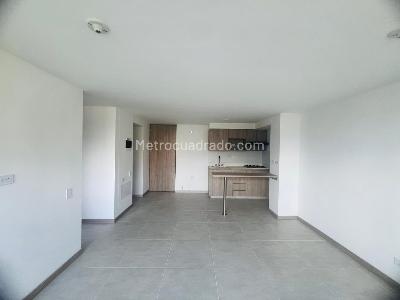 Apartamento de 2 alcobas en venta en Amazonia, Bello, 57 m² · foto 3 de 10