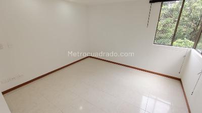Apartamento de 3 alcobas en arriendo en Loma De Los Gonzalez, Medellín, 128 m² · foto 6 de 17