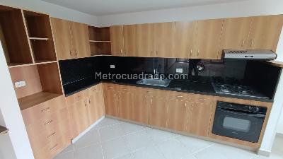 Apartamento de 3 alcobas en arriendo en Loma De Los Gonzalez, Medellín, 128 m² · foto 10 de 17