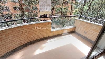Apartamento de 3 alcobas en arriendo en Loma De Los Gonzalez, Medellín, 128 m² · foto 11 de 17