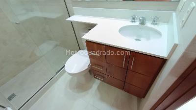 Apartamento de 3 alcobas en arriendo en Loma De Los Gonzalez, Medellín, 128 m² · foto 13 de 17