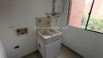 Apartamento de 3 alcobas en arriendo en Loma De Los Gonzalez, Medellín, 128 m² · foto 15 de 17