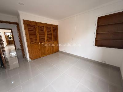 Apartamento en arriendo en Alejandria, Medellín · foto 2 de 17