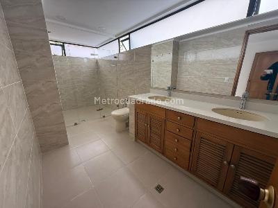Apartamento en arriendo en Alejandria, Medellín · foto 4 de 17