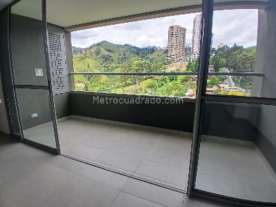 Apartamento de 3 alcobas en arriendo en Loma De San Jose, Sabaneta, 78 m² · foto 4 de 15