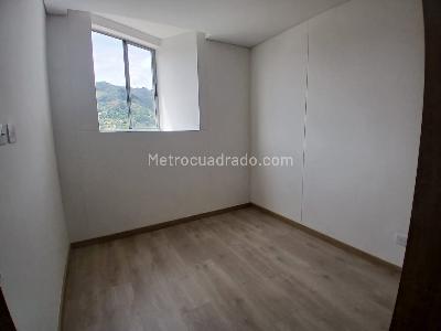 Apartamento de 3 alcobas en arriendo en Loma De San Jose, Sabaneta, 78 m² · foto 12 de 15