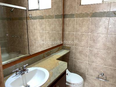 Apartamento de 2 alcobas en venta en El Tesoro, Medellín, 119 m² · foto 3 de 20