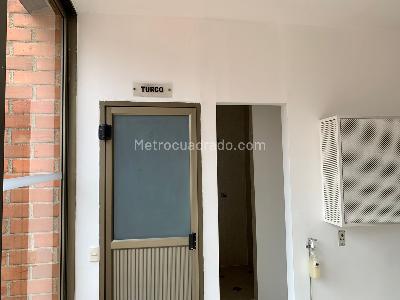 Apartamento de 2 alcobas en venta en El Tesoro, Medellín, 119 m² · foto 4 de 20