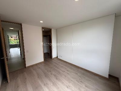 Apartamento en arriendo en Loma De San Jose, Sabaneta · foto 2 de 14