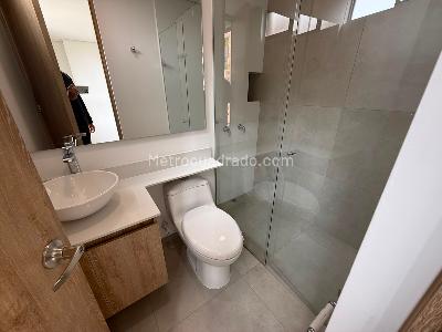 Apartamento en arriendo en Loma De San Jose, Sabaneta · foto 3 de 14