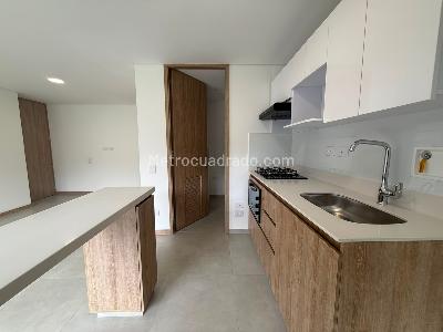 Apartamento en arriendo en Loma De San Jose, Sabaneta · foto 11 de 14