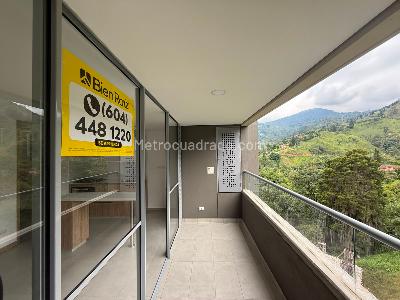 Apartamento en arriendo en Loma De San Jose, Sabaneta · foto 12 de 14
