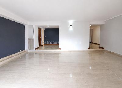 Apartamento de 3 alcobas en arriendo en Loma De Los Parra, Medellín, 155 m² · foto 3 de 10