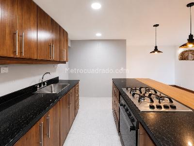 Apartamento de 3 alcobas en arriendo en Loma De Los Parra, Medellín, 155 m² · foto 4 de 10