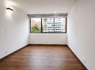 Apartamento de 3 alcobas en arriendo en Loma De Los Parra, Medellín, 155 m² · foto 6 de 10