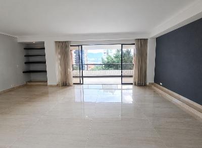Apartamento de 3 alcobas en arriendo en Loma De Los Parra, Medellín, 155 m² · foto 9 de 10