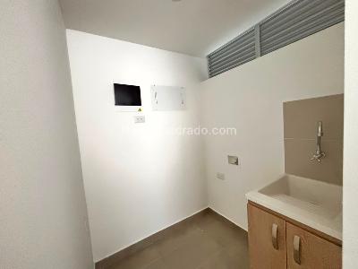 Apartamento de 1 alcoba en arriendo en San Nicolas, Rionegro, 55 m² · foto 3 de 9