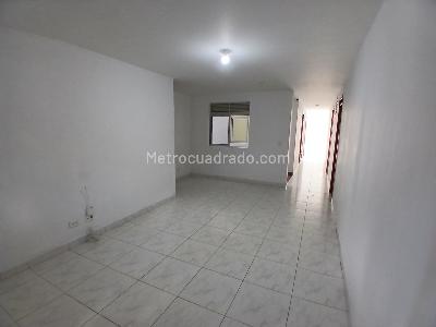 Casa de 3 alcobas en arriendo en San Bernardo, Medellín, 90 m² · foto 2 de 10