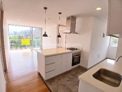 Apartamento de 2 alcobas en venta en Loma Del Campestre, Medellín, 72 m² · foto 1 de 10