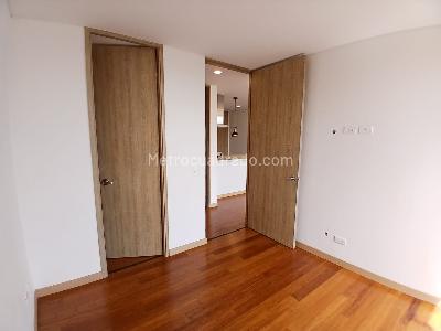 Apartamento de 2 alcobas en arriendo en Loma Del Campestre, Medellín, 72 m² · foto 2 de 10