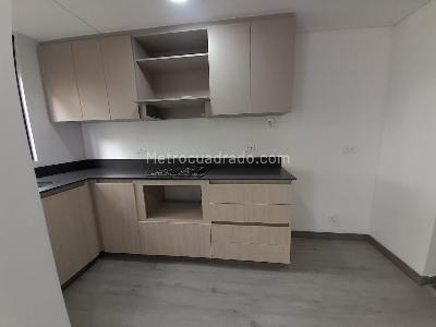 Apartamento de 2 alcobas en arriendo en La Asomadera 2, Medellín, 74 m² · foto 4 de 17