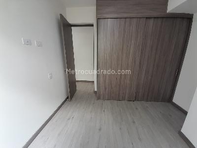 Apartamento de 2 alcobas en arriendo en La Asomadera 2, Medellín, 74 m² · foto 10 de 17