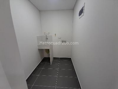 Apartamento de 2 alcobas en arriendo en La Asomadera 2, Medellín, 74 m² · foto 15 de 17