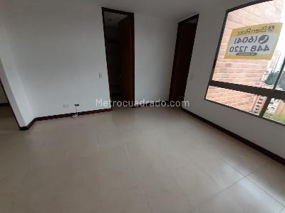 Apartamento de 3 alcobas en arriendo en Loma De Los Parra, Medellín, 135 m² · foto 9 de 17