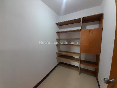 Apartamento de 3 alcobas en arriendo en Loma De Los Parra, Medellín, 135 m² · foto 16 de 17