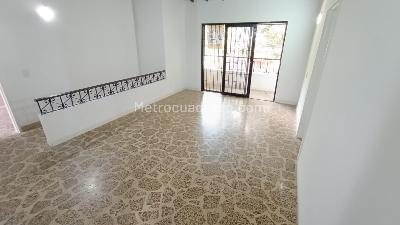 Casa de 5 alcobas en arriendo en Malibu, Medellín, 220 m² · foto 4 de 18