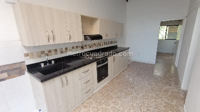Casa de 5 alcobas en arriendo en Malibu, Medellín, 220 m² · foto 5 de 18