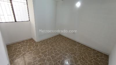 Casa de 5 alcobas en arriendo en Malibu, Medellín, 220 m² · foto 11 de 18