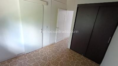 Casa de 5 alcobas en arriendo en Malibu, Medellín, 220 m² · foto 13 de 18