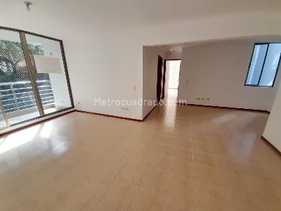 Apartamento de 3 alcobas en arriendo en Los Balsos 2, Medellín, 85 m² · foto 3 de 16
