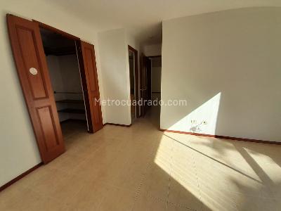 Apartamento de 3 alcobas en arriendo en Los Balsos 2, Medellín, 85 m² · foto 7 de 16